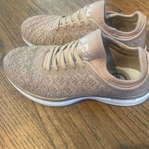 apl techloom phantom size 7